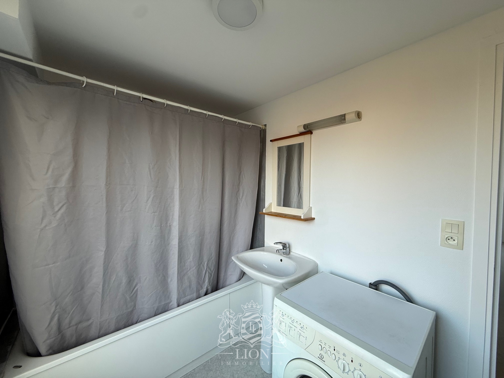 Ogc vieux lille studio non meuble Photo 4 - Le Lion Immobilier
