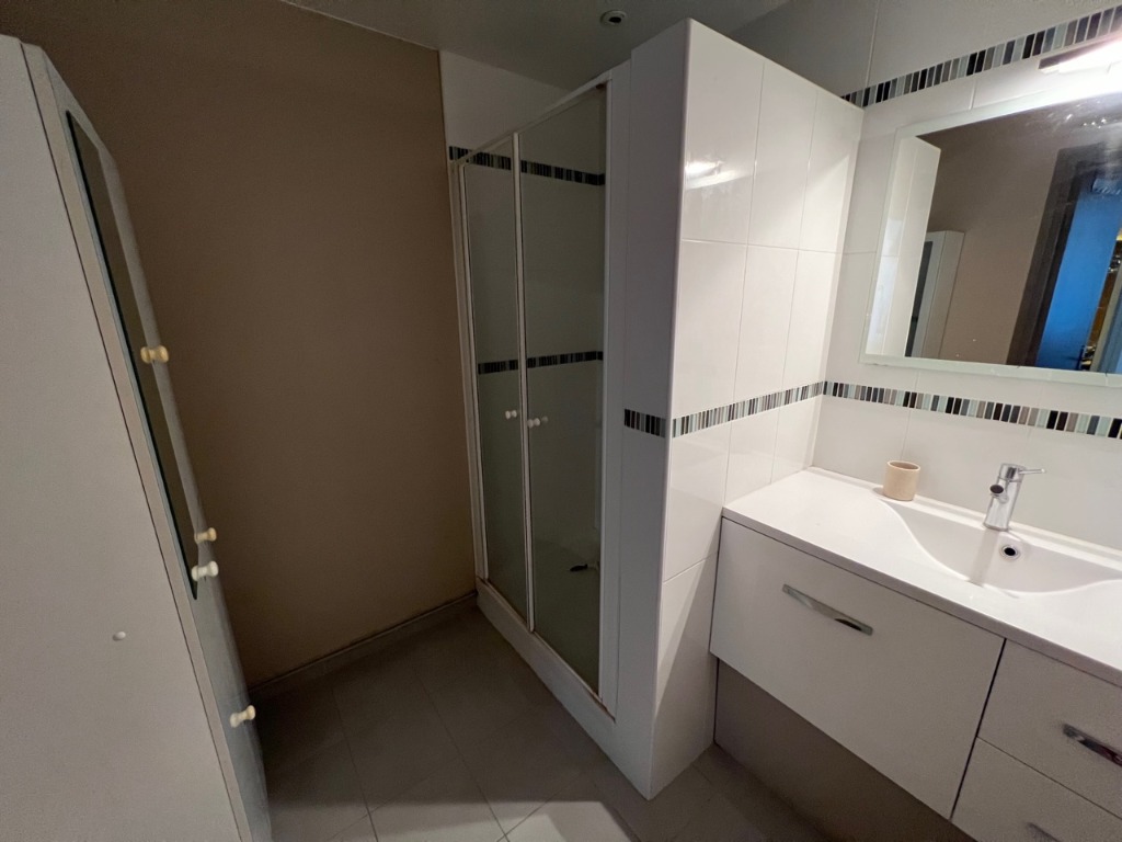 Ooo vieux lille t2 meuble avec parking Photo 3 - Le Lion Immobilier Ooo vieux lille t2 meuble avec parking Photo 3 - Le Lion Immobilier