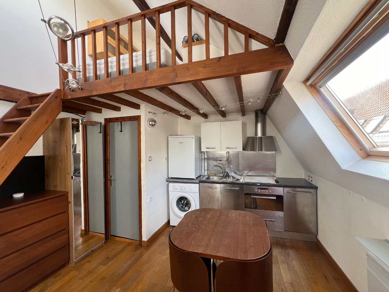 Pel vieux lille studio avec mezzanine Photo 3 - Le Lion Immobilier Pel vieux lille studio avec mezzanine Photo 3 - Le Lion Immobilier