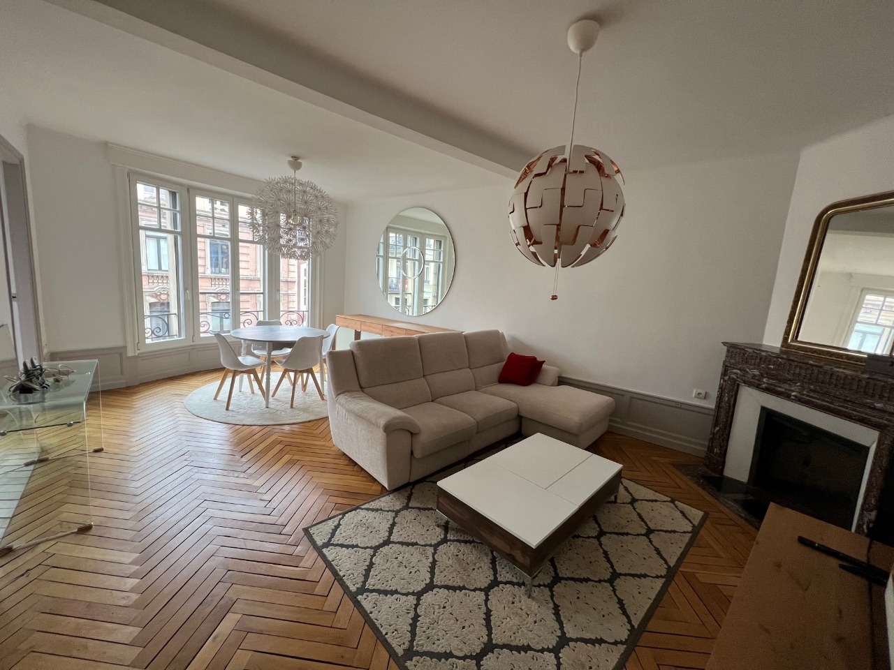 Qlt lille hypercentre type 3 bis entierement meuble Photo 1 - Le Lion Immobilier Qlt lille hypercentre type 3 bis entierement meuble Photo 1 - Le Lion Immobilier