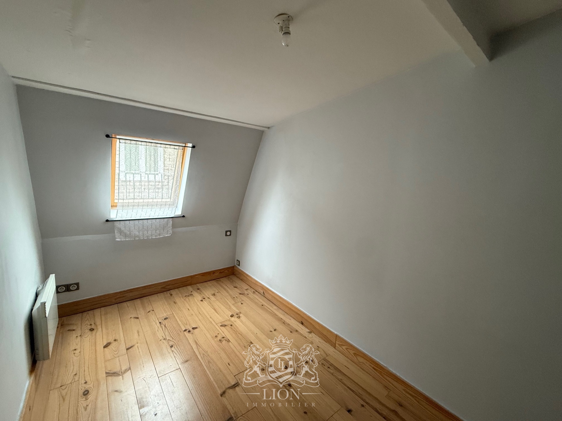 Qpv vieux lille t3 bis en duplex non meuble Photo 11 - Le Lion Immobilier