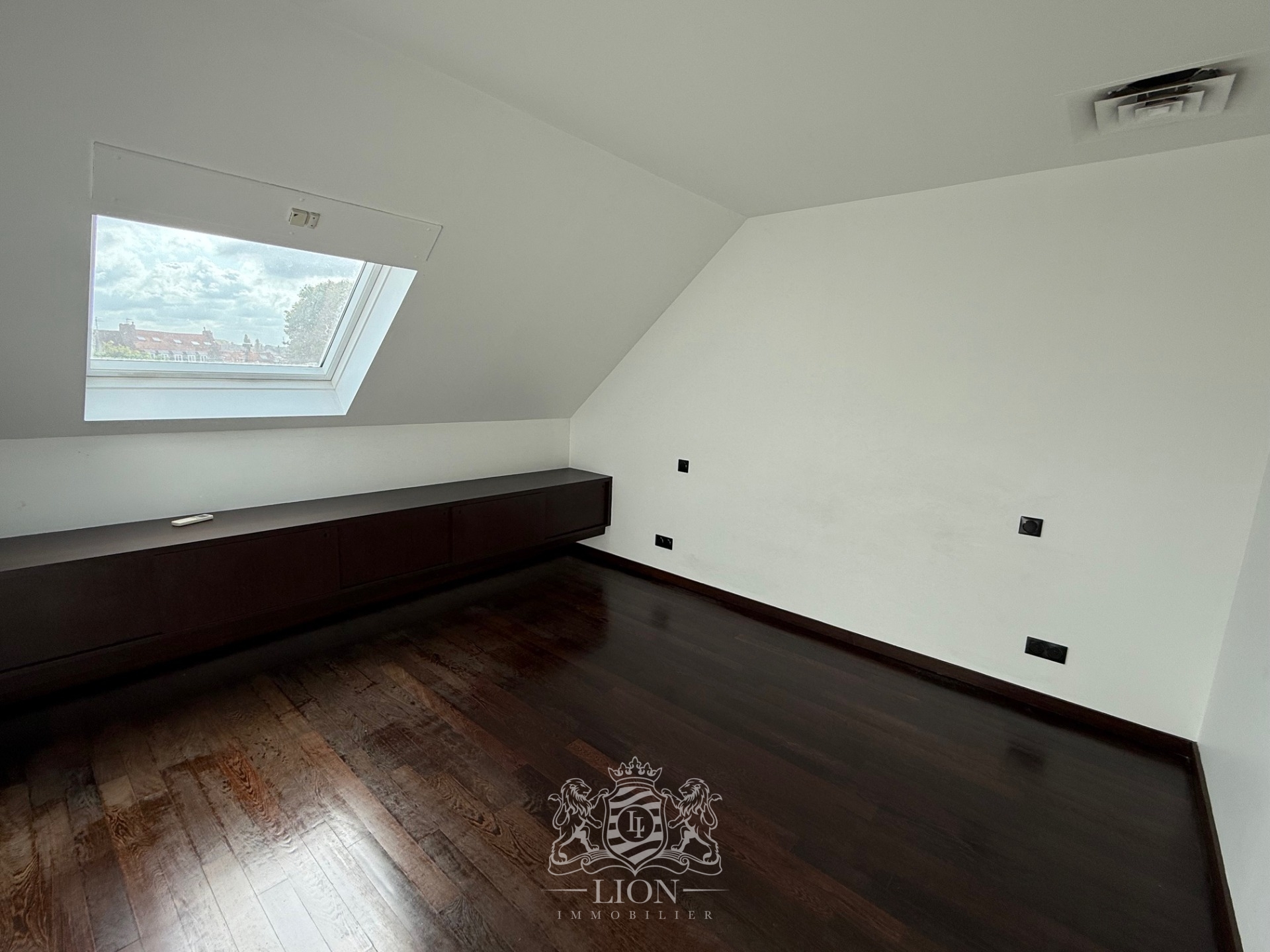 Smg vieux lille type 4 non meuble avec parking Photo 8 - Le Lion Immobilier