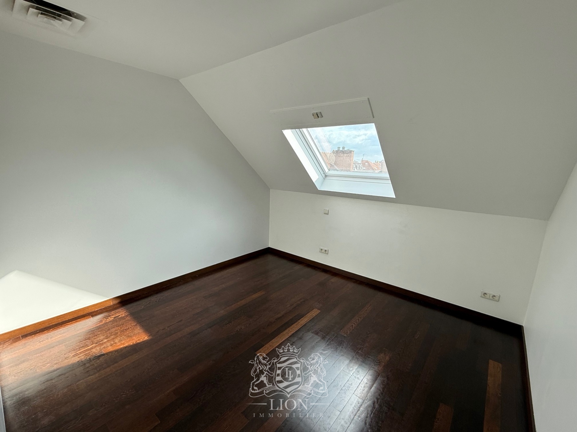 Smg vieux lille type 4 non meuble avec parking Photo 9 - Le Lion Immobilier