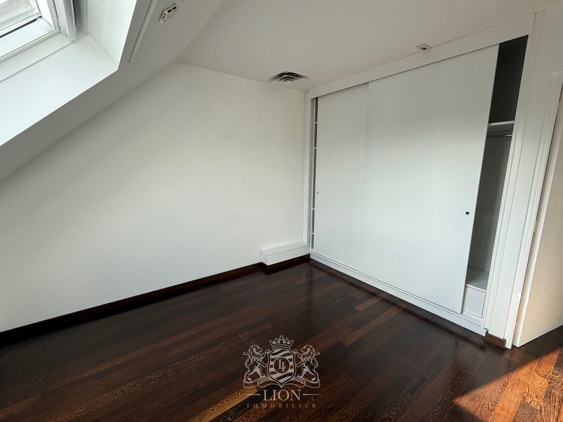 Smg vieux lille type 4 non meuble avec parking Photo 11 - Le Lion Immobilier