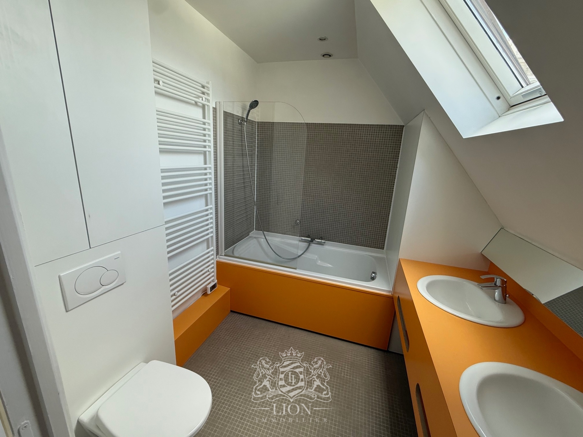 Smg vieux lille type 4 non meuble avec parking Photo 13 - Le Lion Immobilier