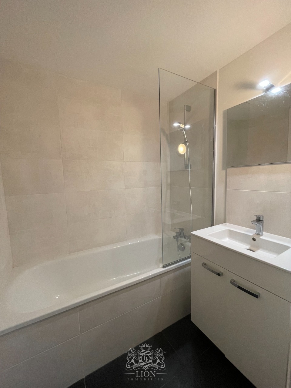 Uuc brigode t3 avec jardin et parking Photo 9 - Le Lion Immobilier Uuc brigode t3 avec jardin et parking Photo 9 - Le Lion Immobilier