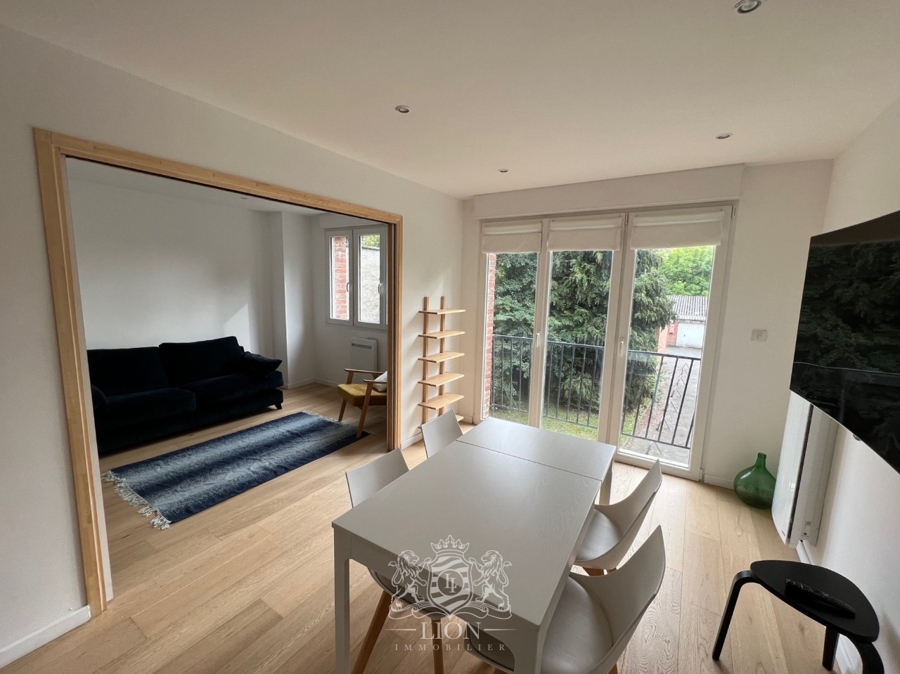Vbx vieux lille t2 bis renove avec garage et cave Photo 1 - Le Lion Immobilier