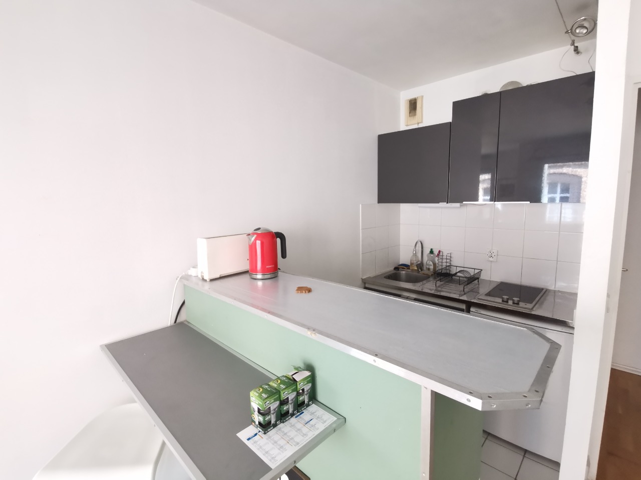 Vff vieux lille t2 meuble avec parking et balcon Photo 5 - Le Lion Immobilier Vff vieux lille t2 meuble avec parking et balcon Photo 5 - Le Lion Immobilier