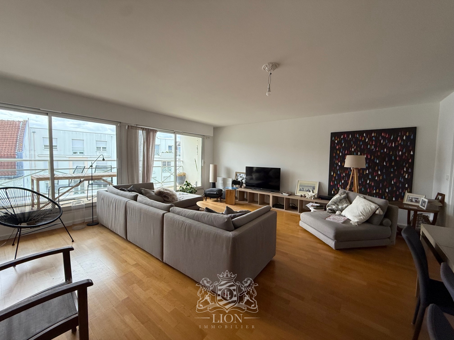 Ypw vieux lille type 4 avec terrasse et garage Photo 2 - Le Lion Immobilier