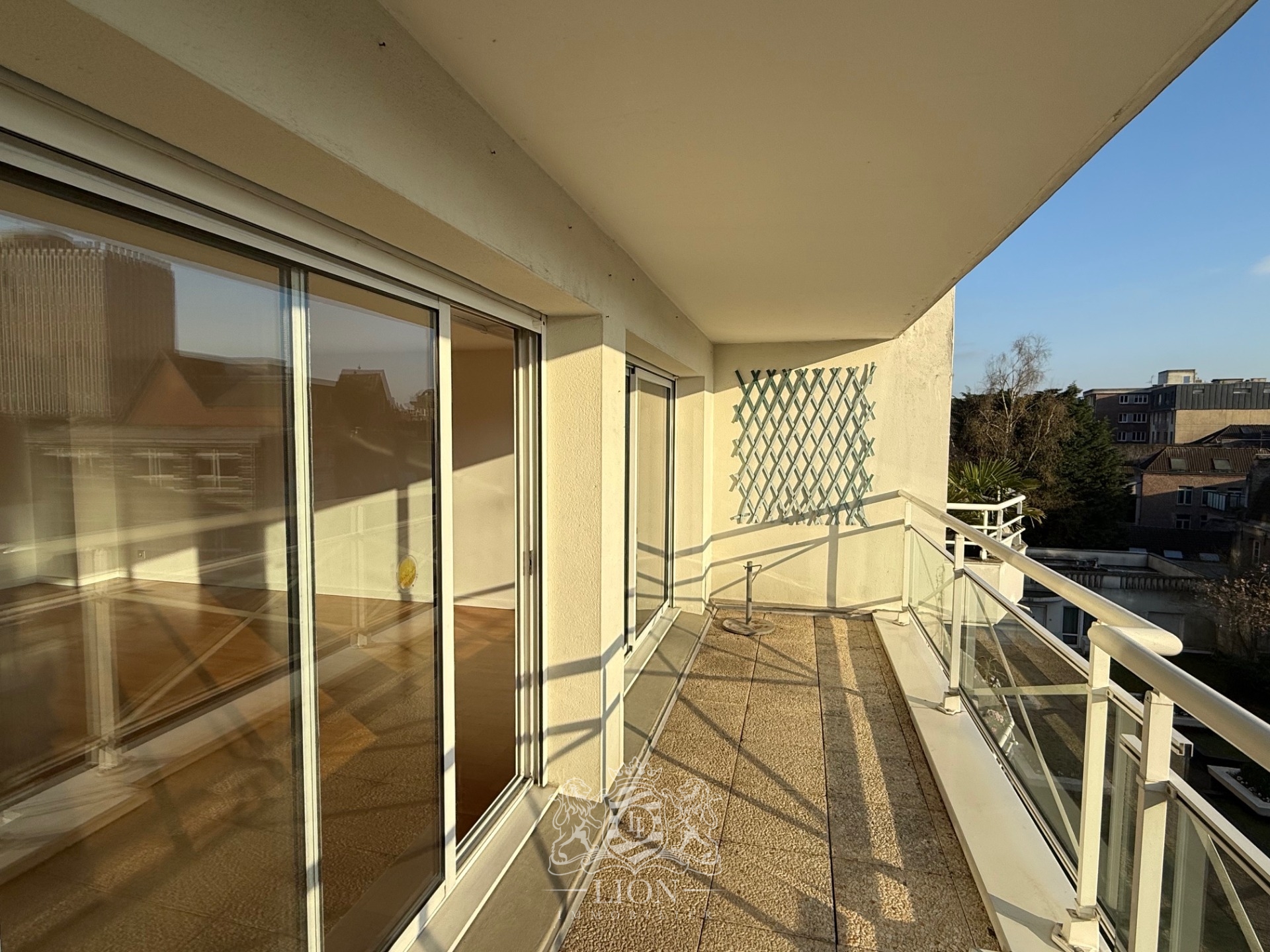 Ypw vieux lille type 4 avec terrasse et garage Photo 11 - Le Lion Immobilier