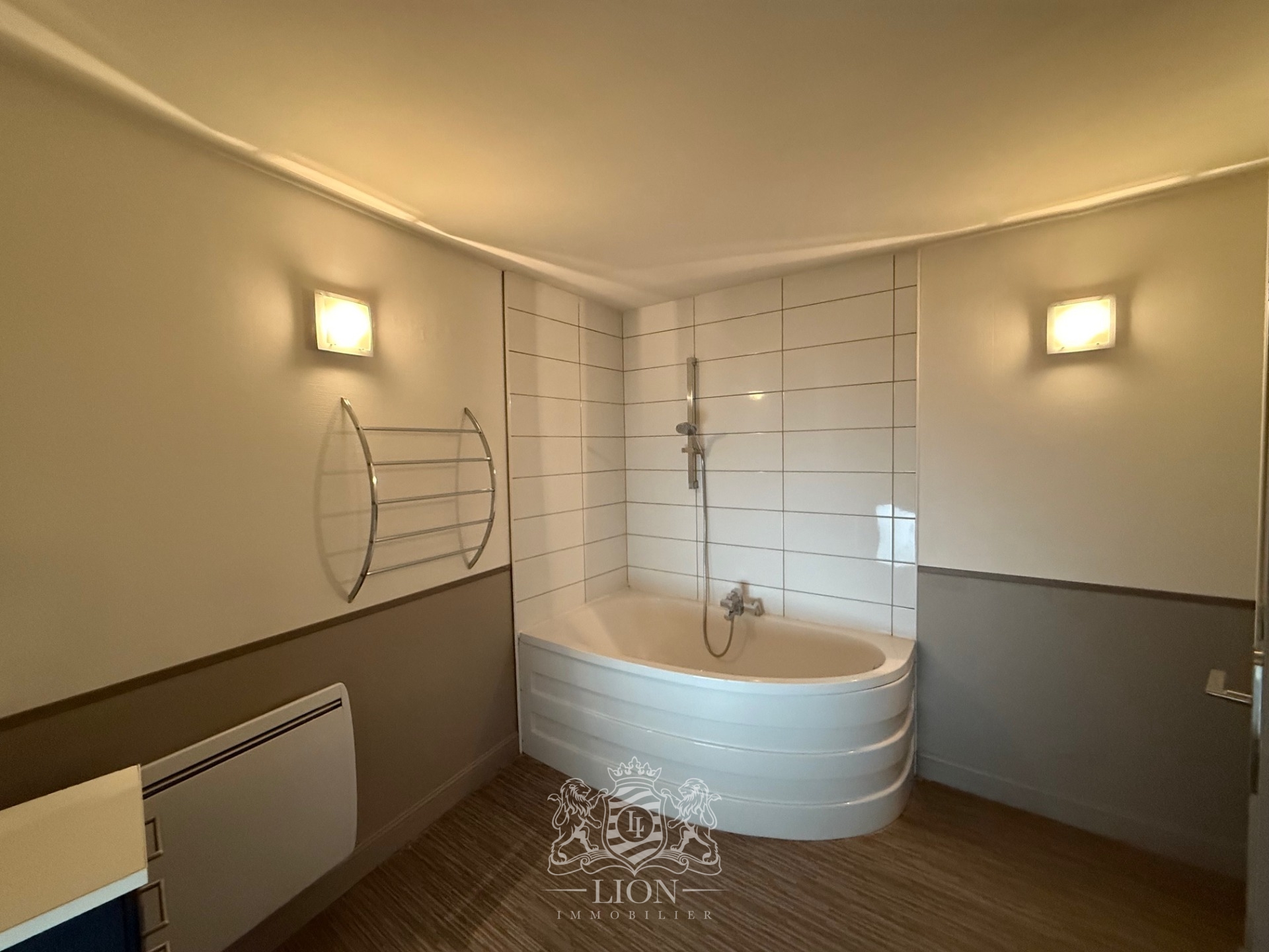 Yqo vieux lille superbe t3 avec cachet Photo 11 - Le Lion Immobilier