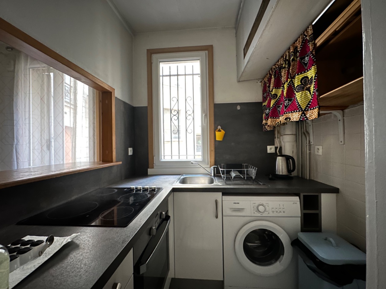 Paris 18 rue damremont 3 pieces meuble Photo 3 - Le Lion Immobilier