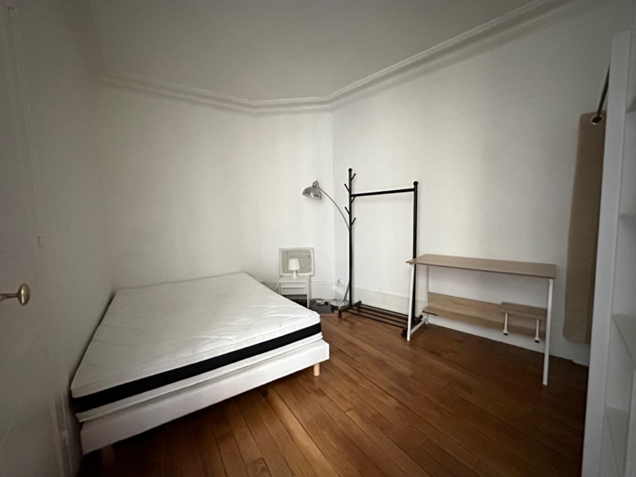 Paris 18 rue damremont 3 pieces meuble Photo 5 - Le Lion Immobilier