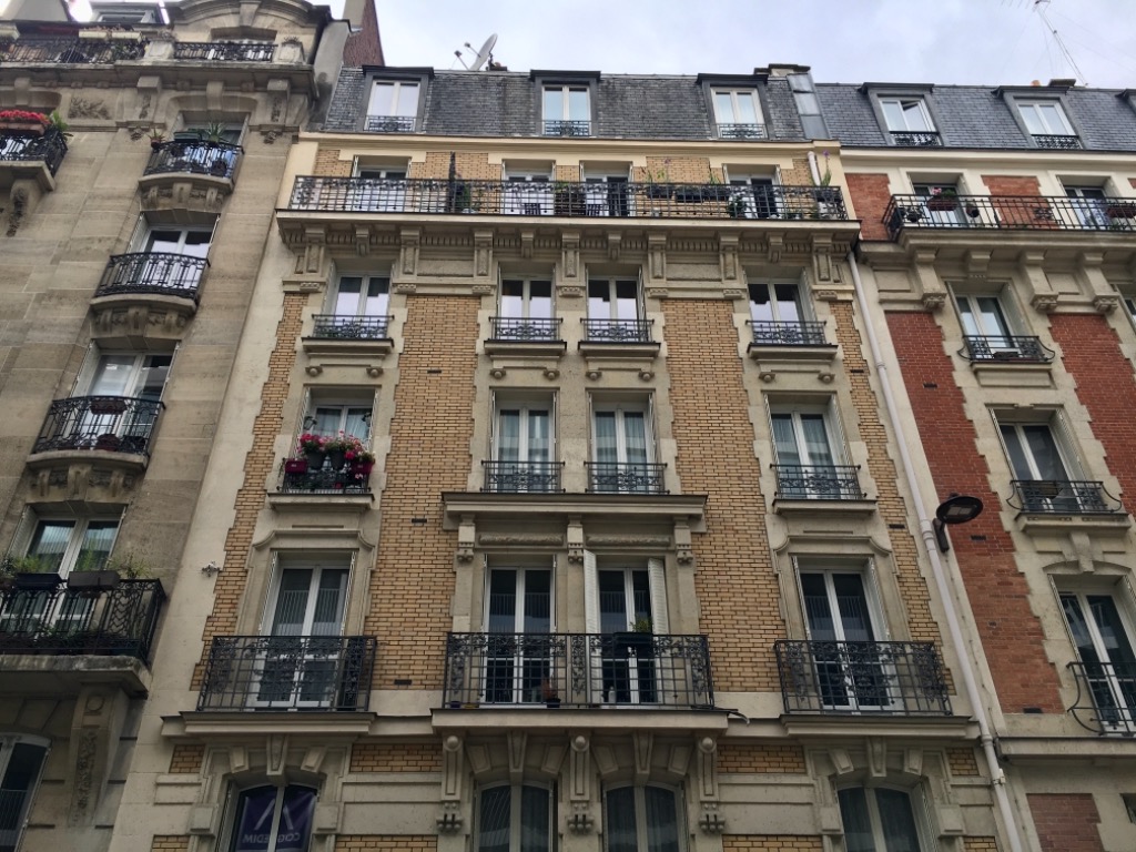 Paris 18 rue damremont 3 pieces meuble Photo 7 - Le Lion Immobilier