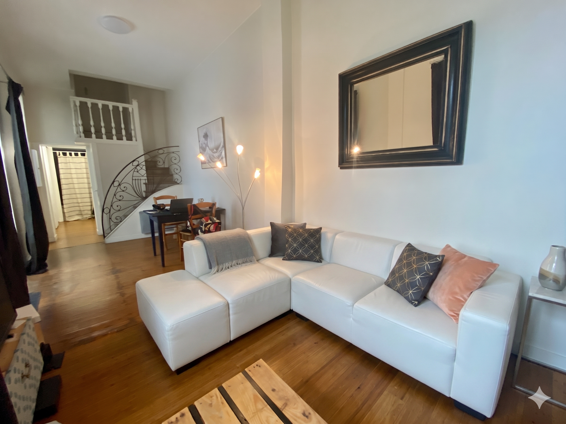 Zct lille centre t2 en duplex avec cour privative Photo 1 - Le Lion Immobilier Zct lille centre t2 en duplex avec cour privative Photo 1 - Le Lion Immobilier