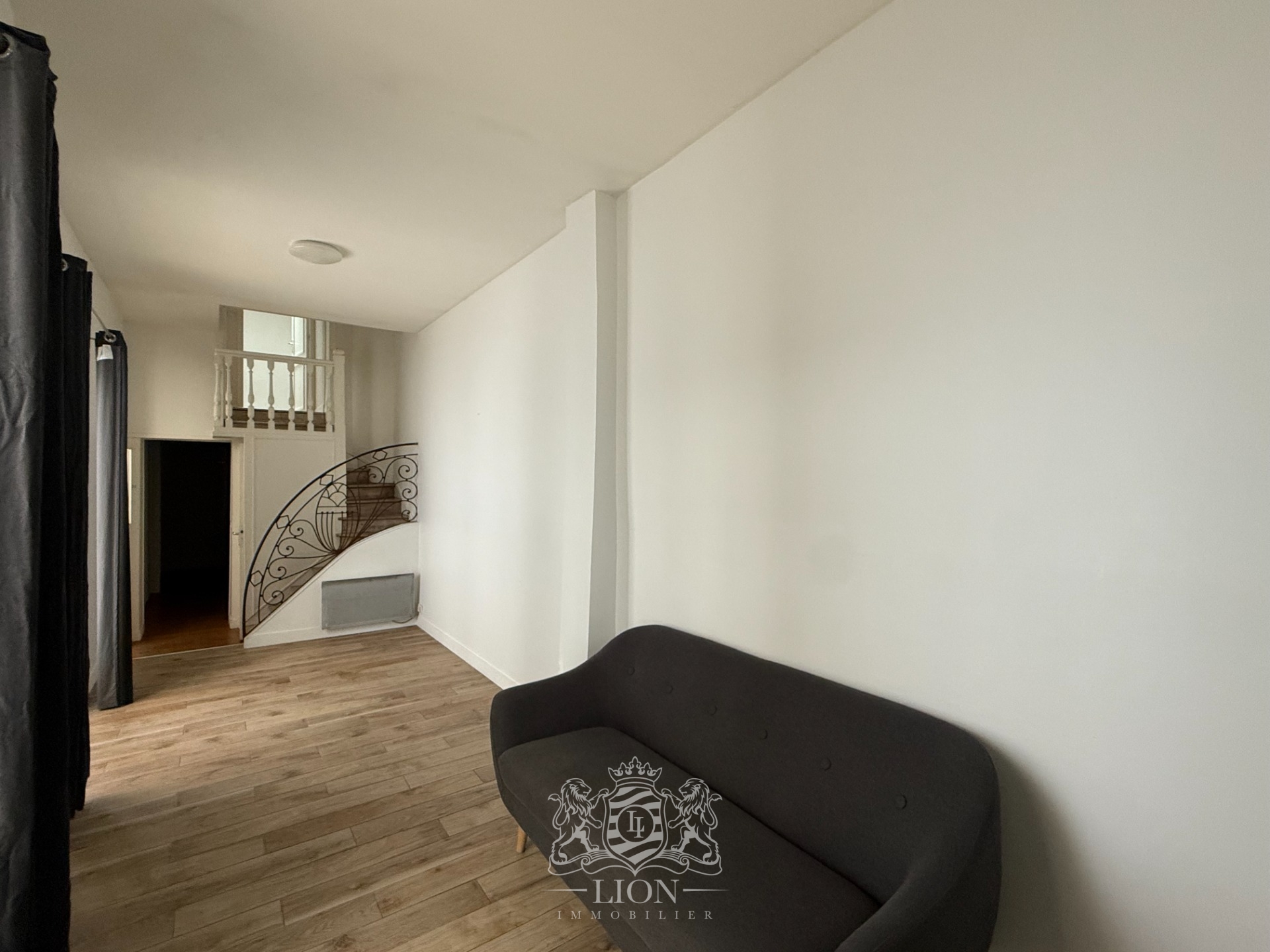Zct lille centre t2 en duplex avec cour privative Photo 5 - Le Lion Immobilier