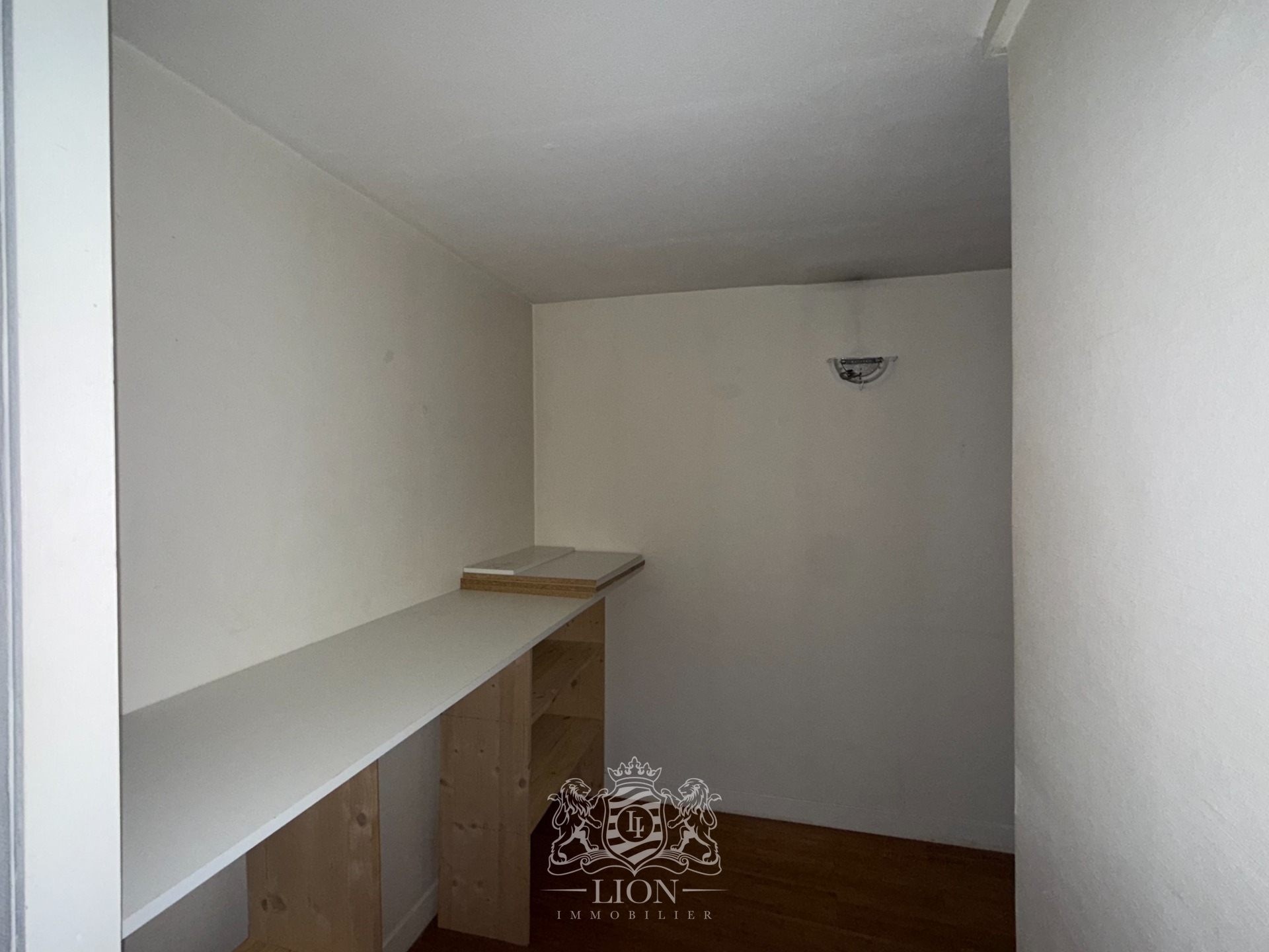 Zct lille centre t2 en duplex avec cour privative Photo 12 - Le Lion Immobilier