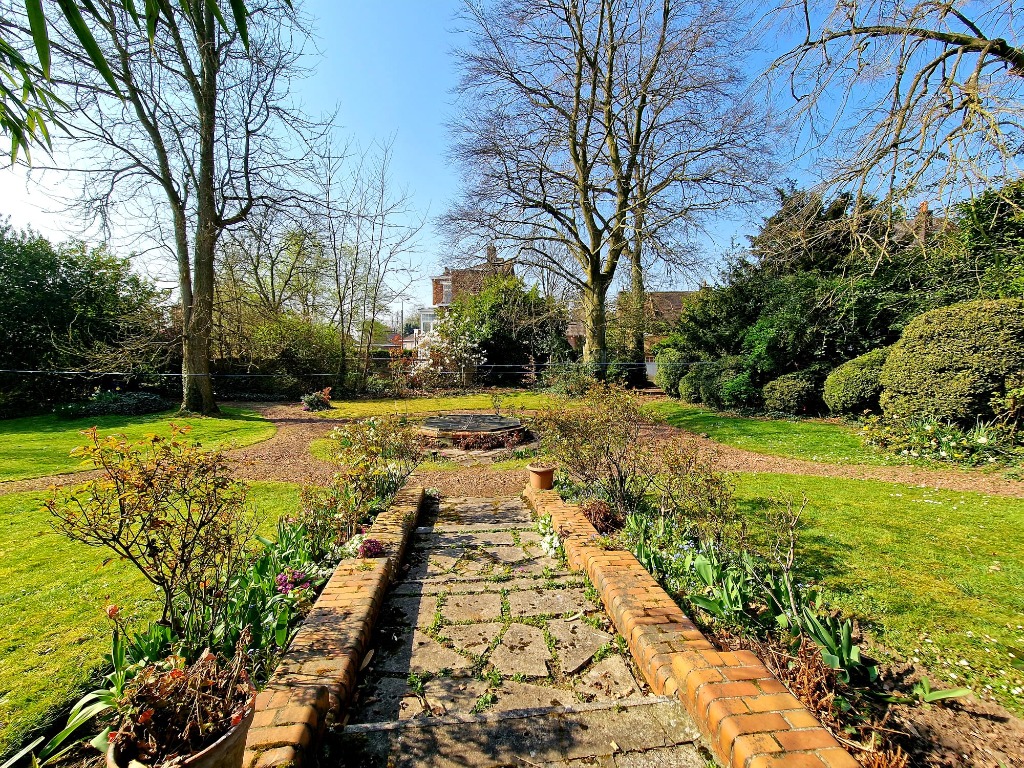 Hippodrome  terrain de 840m avec permis Photo 2 - Le Lion Immobilier