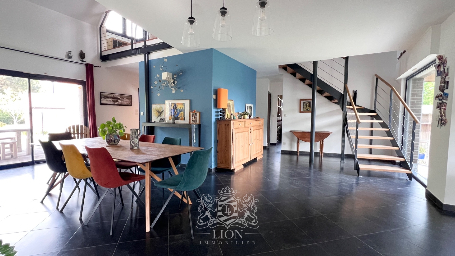 Maison individuelle semi plain pied escavee avec hangar Photo 2 - Le Lion Immobilier