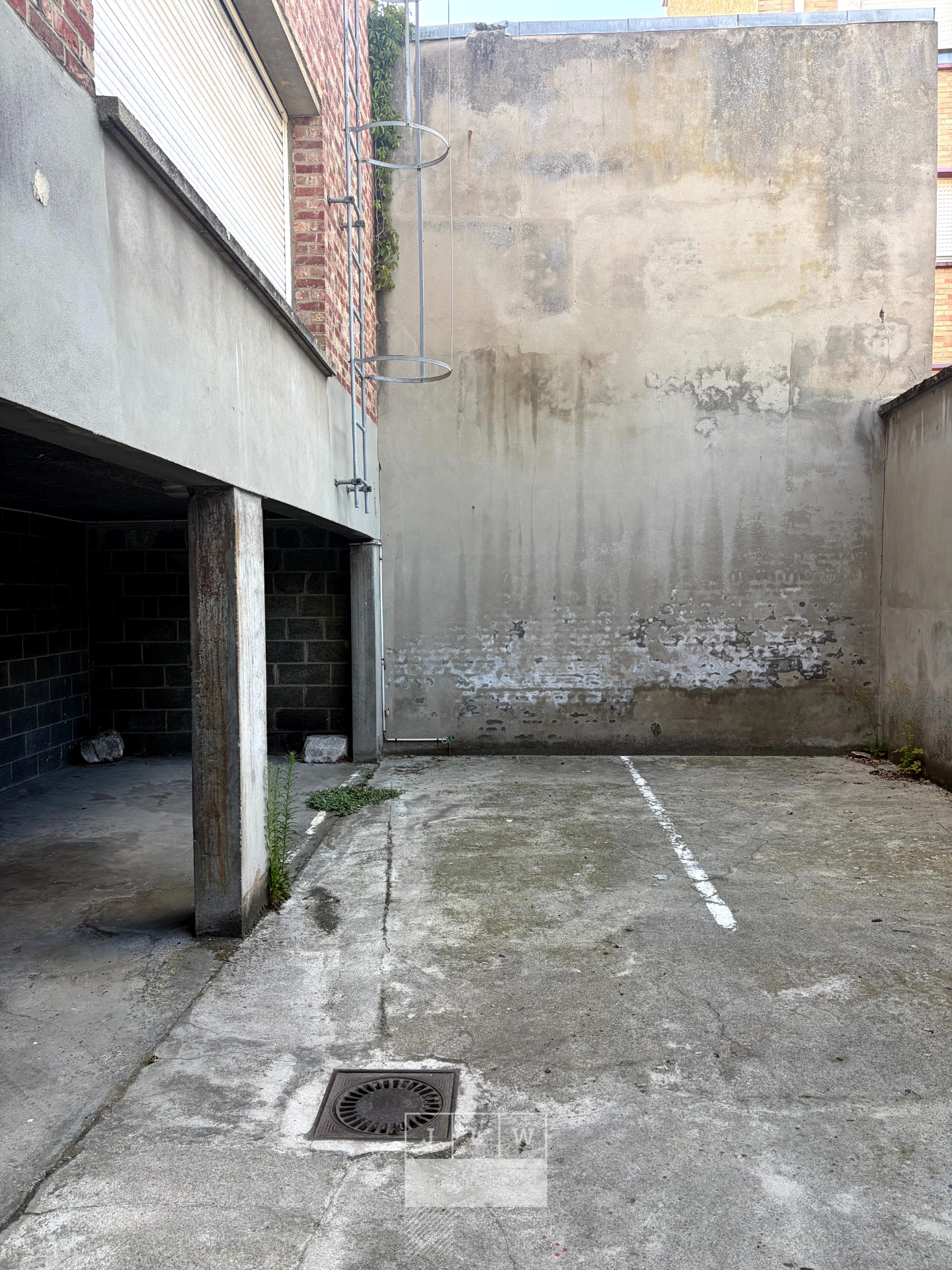 Abjj pkg parking rue de la gendarmerie Photo 2 - Le Lion Immobilier Abjj pkg parking rue de la gendarmerie Photo 2 - Le Lion Immobilier