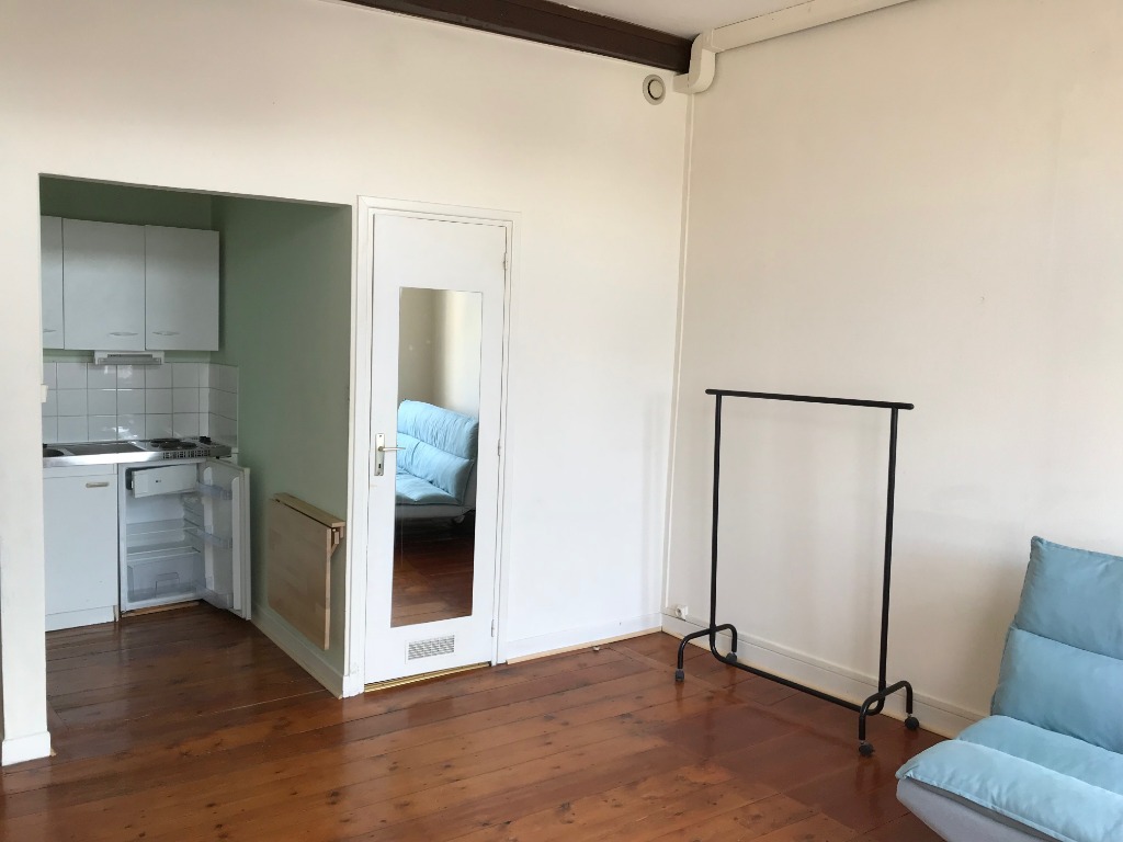 Ablw vieux lille studio non meuble de 2372m Photo 3 - Le Lion Immobilier Ablw vieux lille studio non meuble de 2372m Photo 3 - Le Lion Immobilier