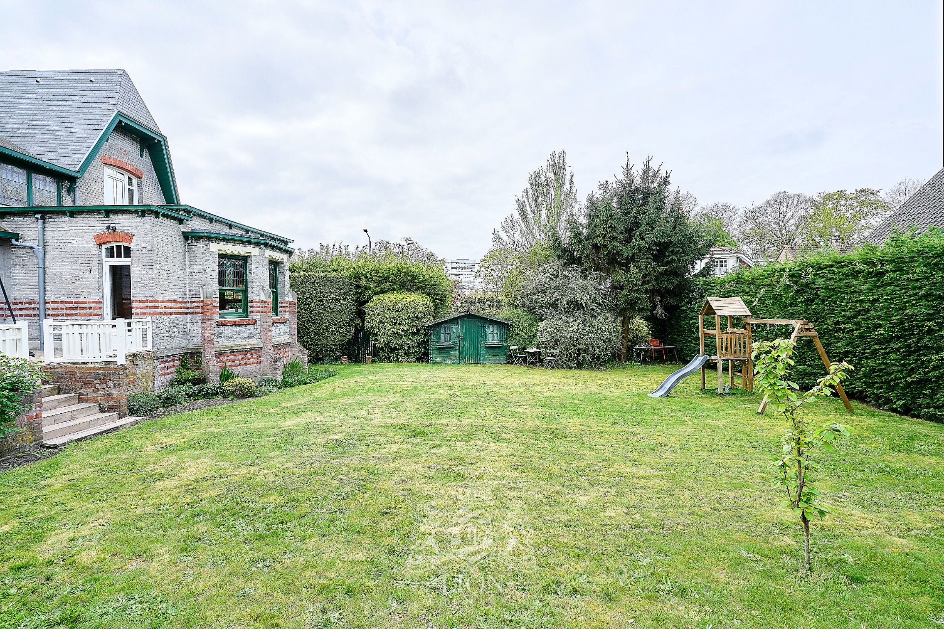 Splendide villa d architecte jardin et garage Photo 1 - Le Lion Immobilier Splendide villa d architecte jardin et garage Photo 1 - Le Lion Immobilier
