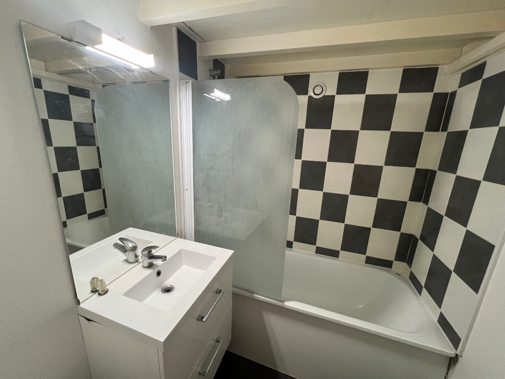 Acli vieux lille studio non meuble Photo 3 - Le Lion Immobilier