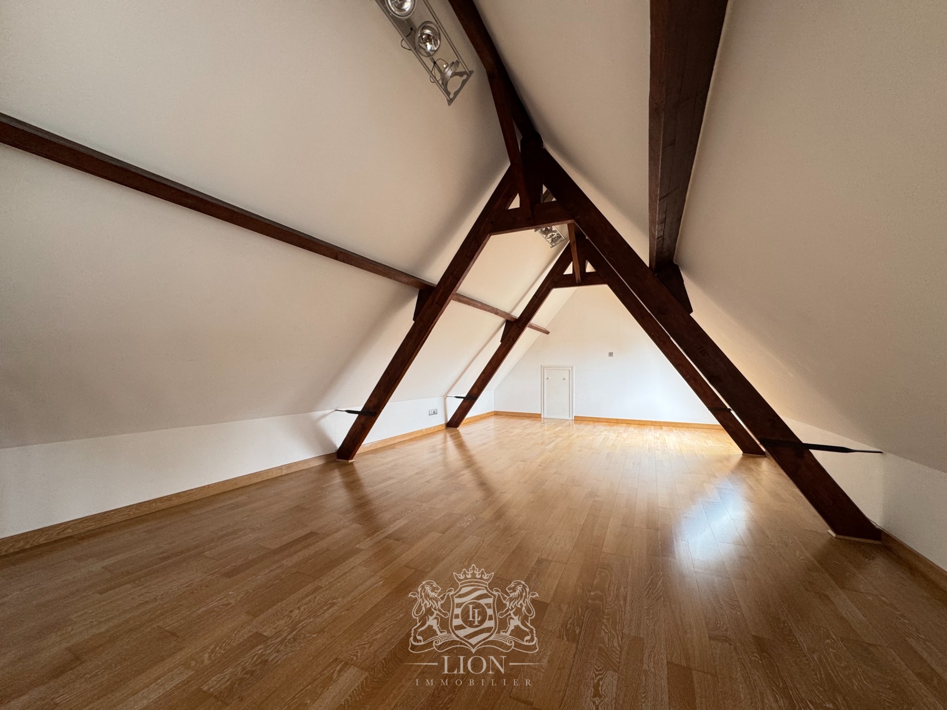 Corps de ferme de 240m2 avec piscine et jardin Photo 9 - Le Lion Immobilier Corps de ferme de 240m2 avec piscine et jardin Photo 9 - Le Lion Immobilier