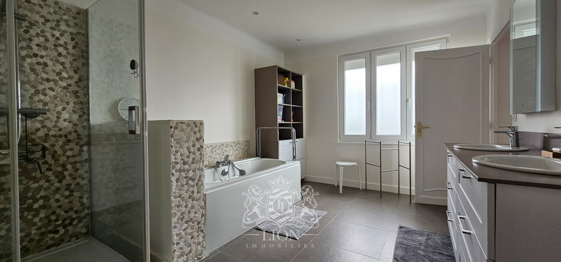Magnifique maison individuelle et familiale grand garage Photo 7 - Le Lion Immobilier