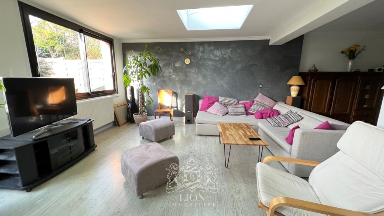 Maison mitoyenne avec studio independant possible au rdc Photo 2 - Le Lion Immobilier