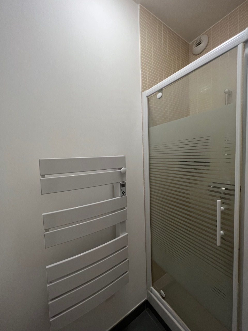 Aeuv vieux lille t2 meuble de 55 m avec parking Photo 7 - Le Lion Immobilier