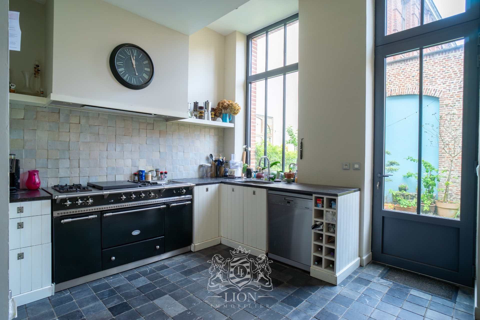 Vieux lille large maison de famille avec jardin et parking Photo 4 - Le Lion Immobilier Vieux lille large maison de famille avec jardin et parking Photo 4 - Le Lion Immobilier