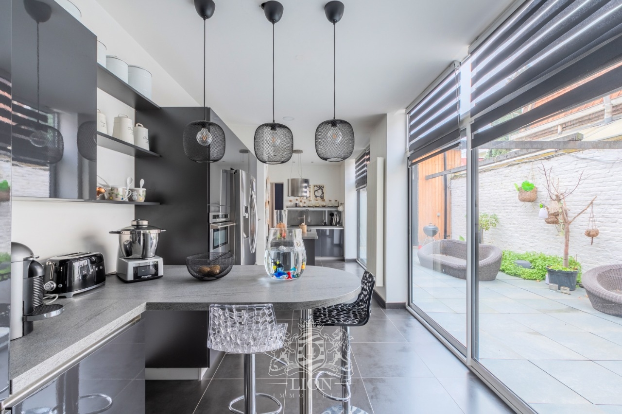 Superbe bourgeoise 5 6 chambres terrasse garage  Photo 2 - Le Lion Immobilier