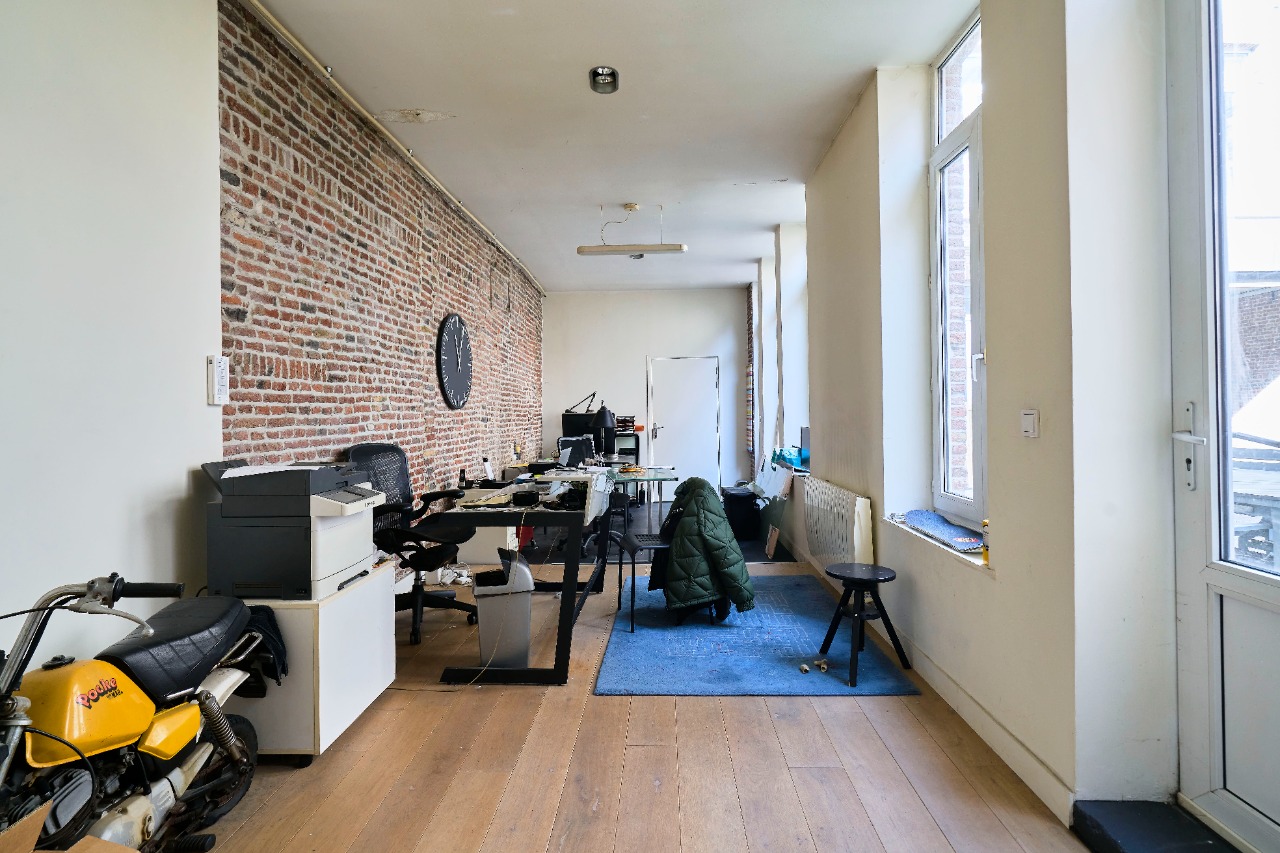 Vieux lille immeuble de bureaux avec appartement et parkings Photo 13 - Le Lion Immobilier