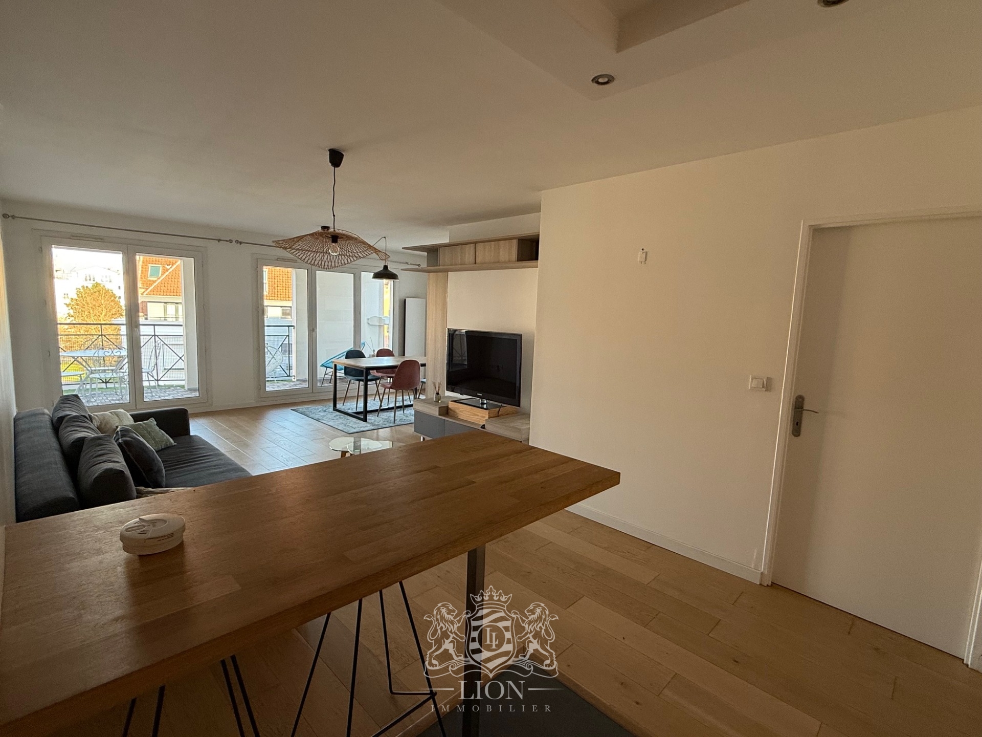 Ajjc vieux lille t2 meuble avec terrasse et parking Photo 3 - Le Lion Immobilier