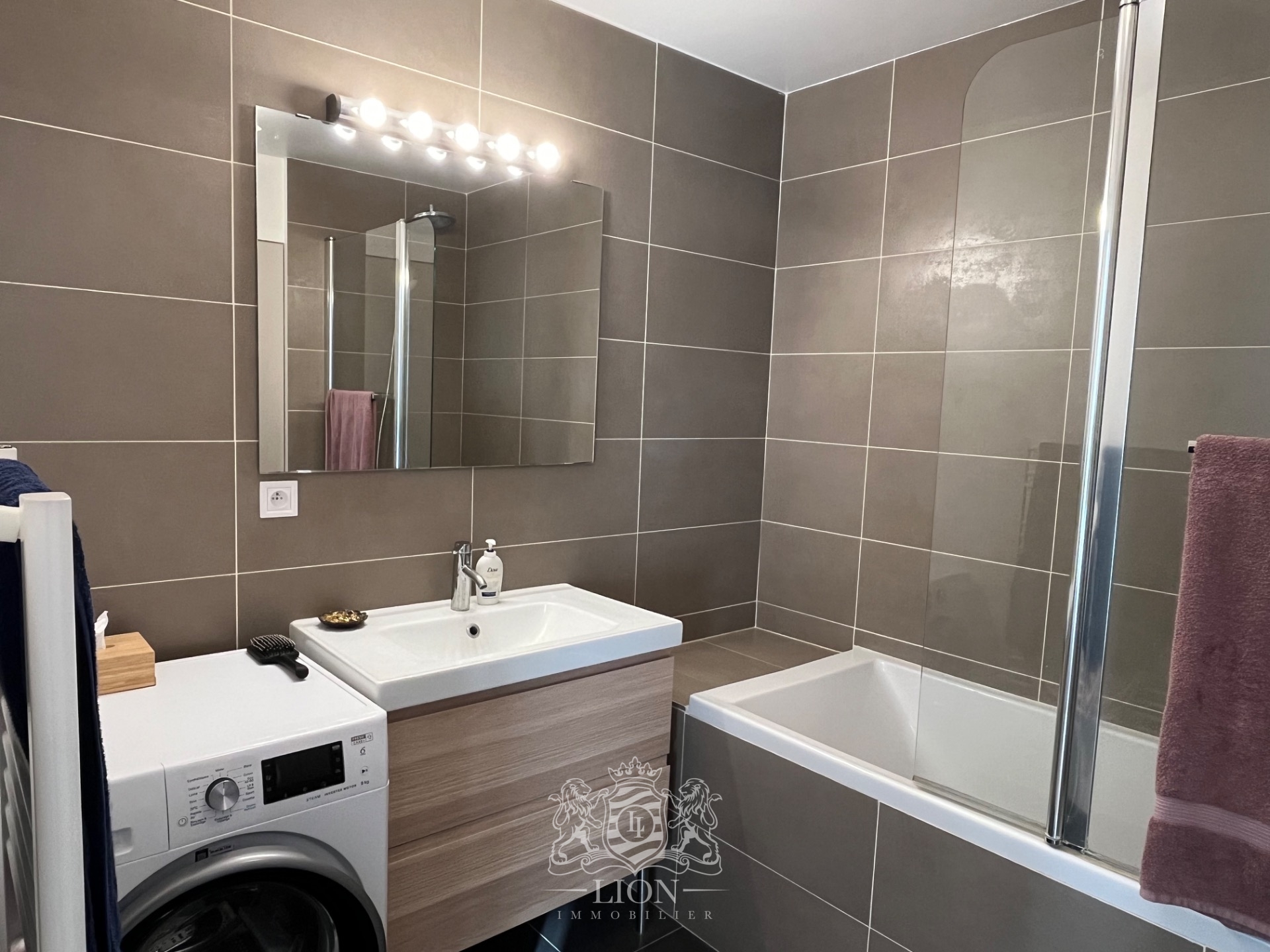 Ajjc vieux lille t2 meuble avec terrasse et parking Photo 8 - Le Lion Immobilier