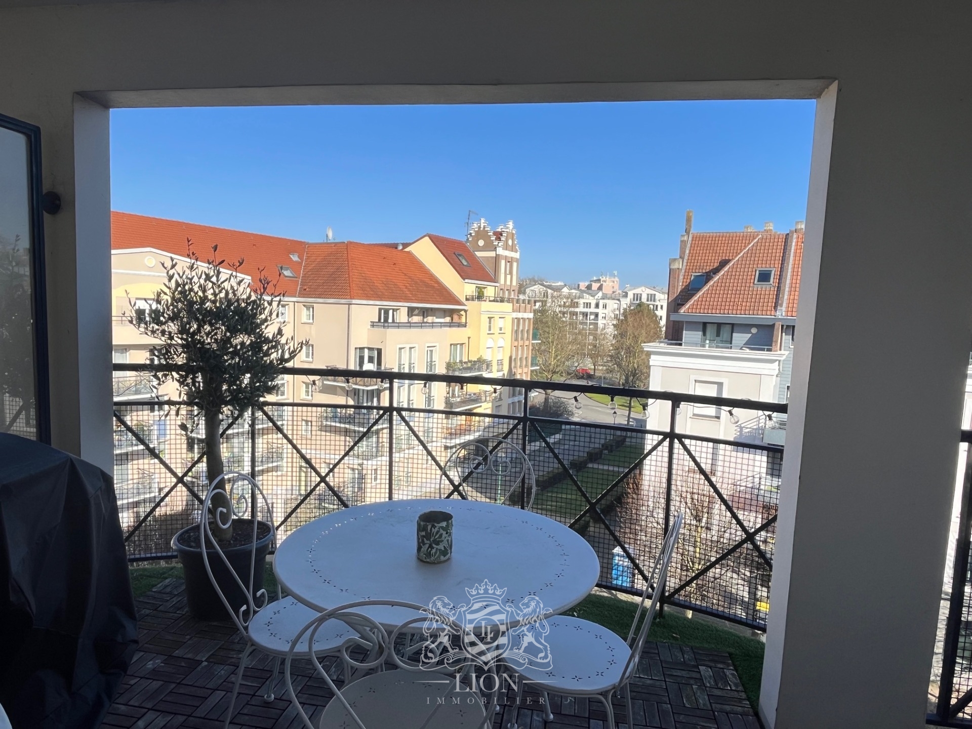 Ajjc vieux lille t2 meuble avec terrasse et parking Photo 9 - Le Lion Immobilier