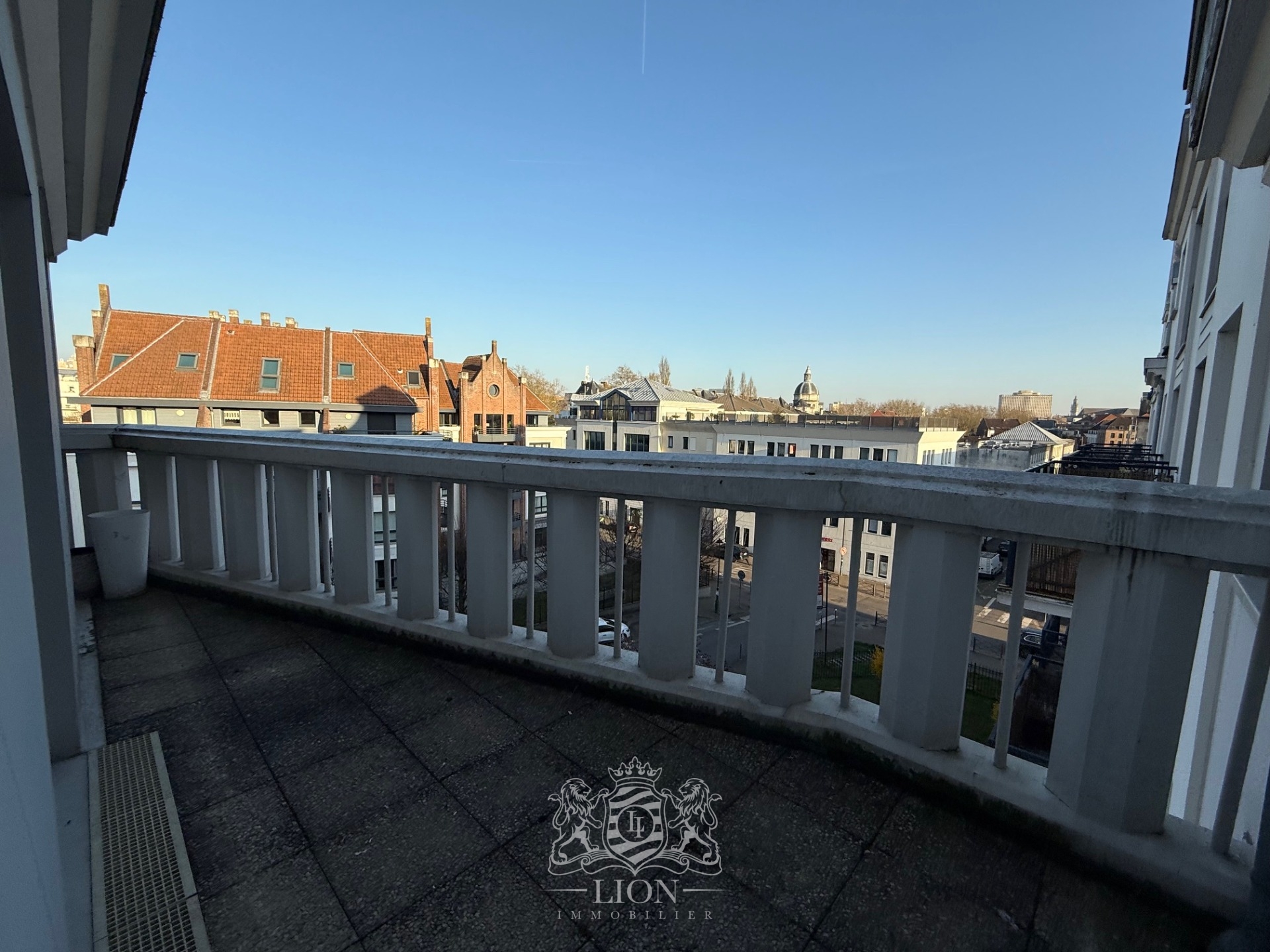 Ajjc vieux lille t2 meuble avec terrasse et parking Photo 14 - Le Lion Immobilier