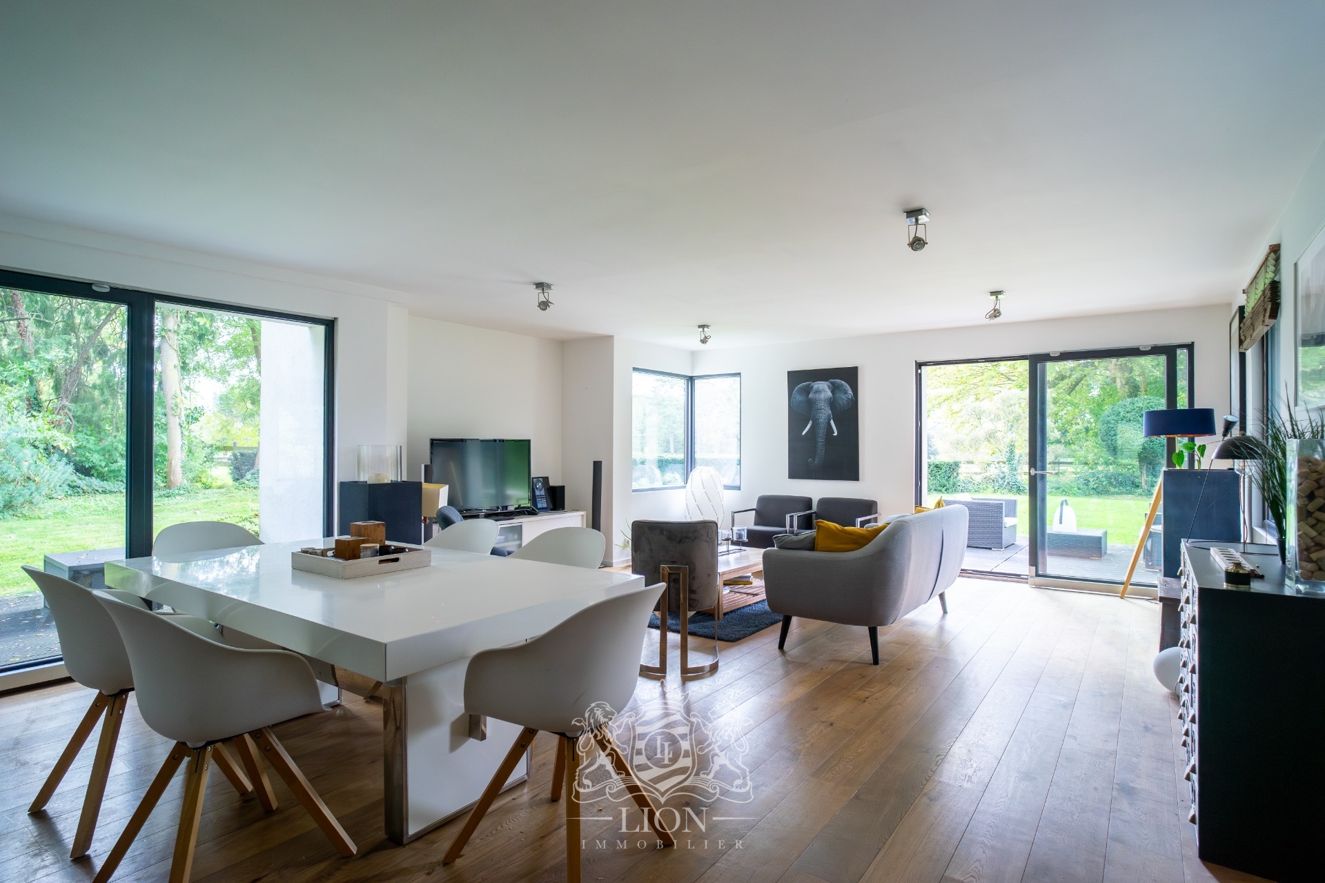 Propriete dans un domaine prive dans un ecrin de verdure Photo 2 - Le Lion Immobilier
