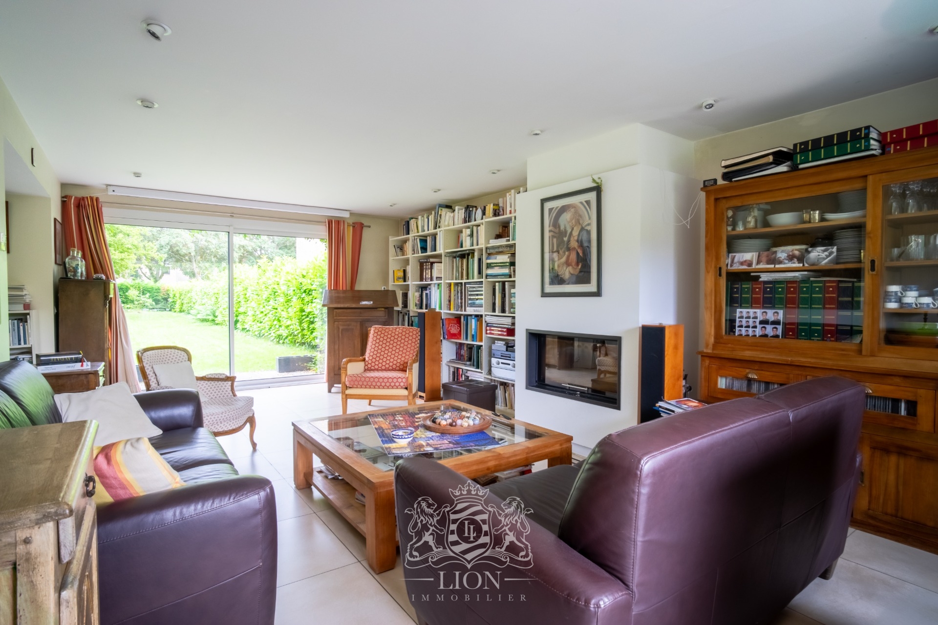 Maison semi individuelle avec 6 chambres Photo 3 - Le Lion Immobilier