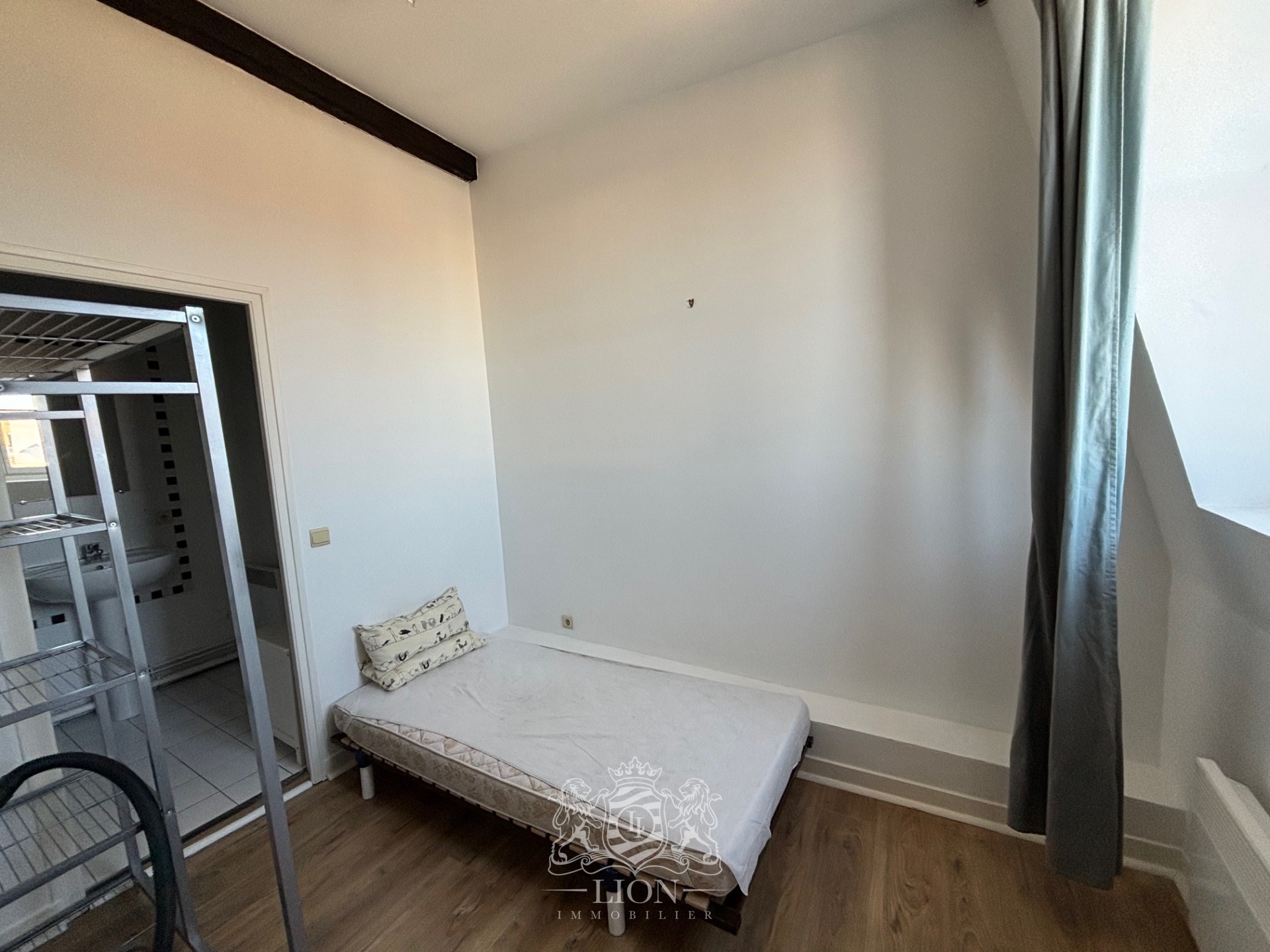 Vieux lille hyper centre  studio dernier etage Photo 4 - Le Lion Immobilier