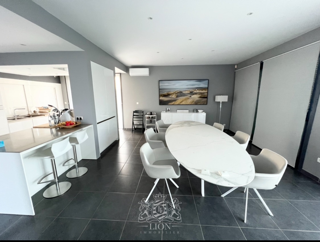 Maison cubique semi plain pied individuelle Photo 6 - Le Lion Immobilier
