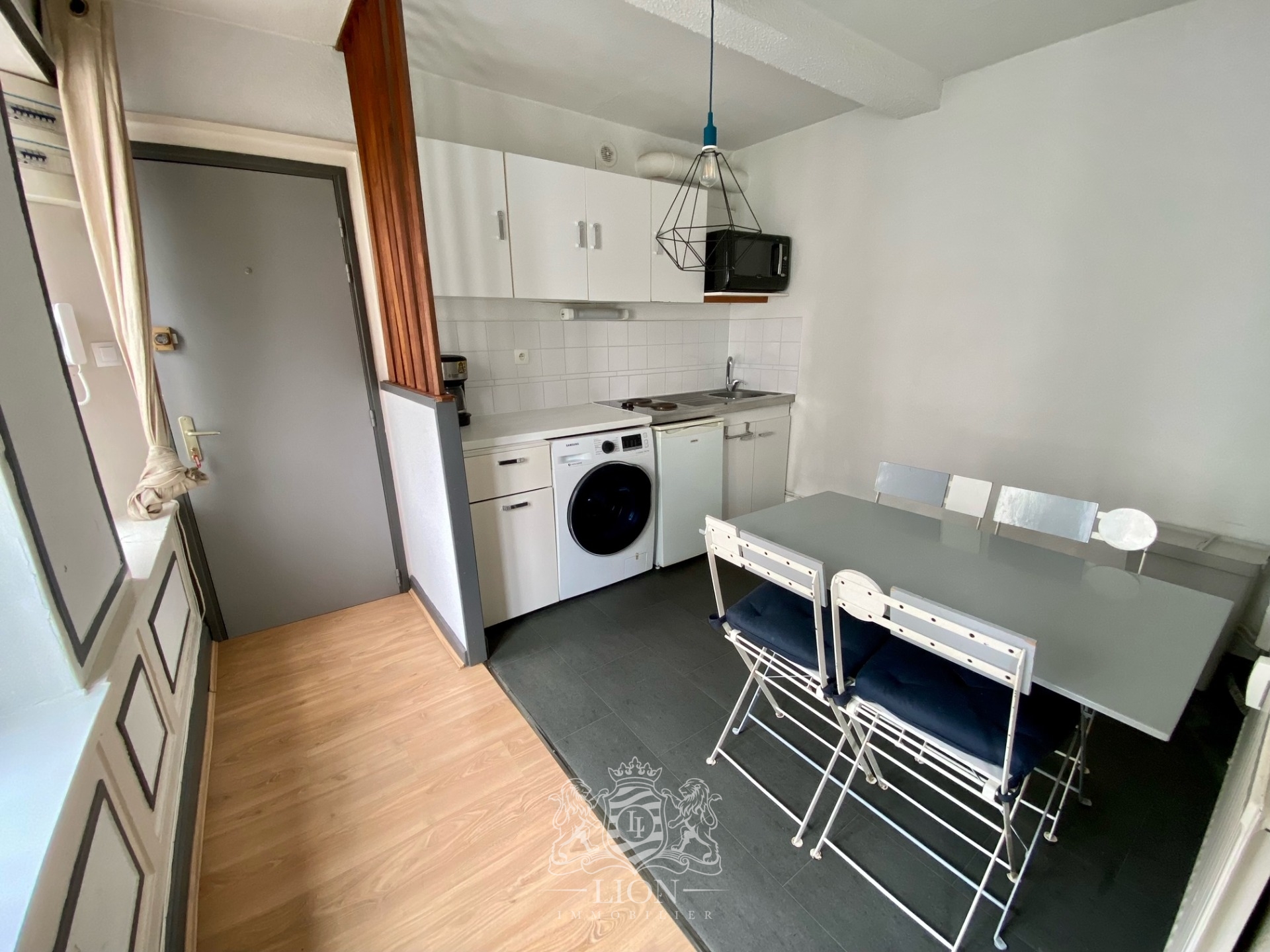 Aknl vieux lille studio meuble de 32 m Photo 1 - Le Lion Immobilier