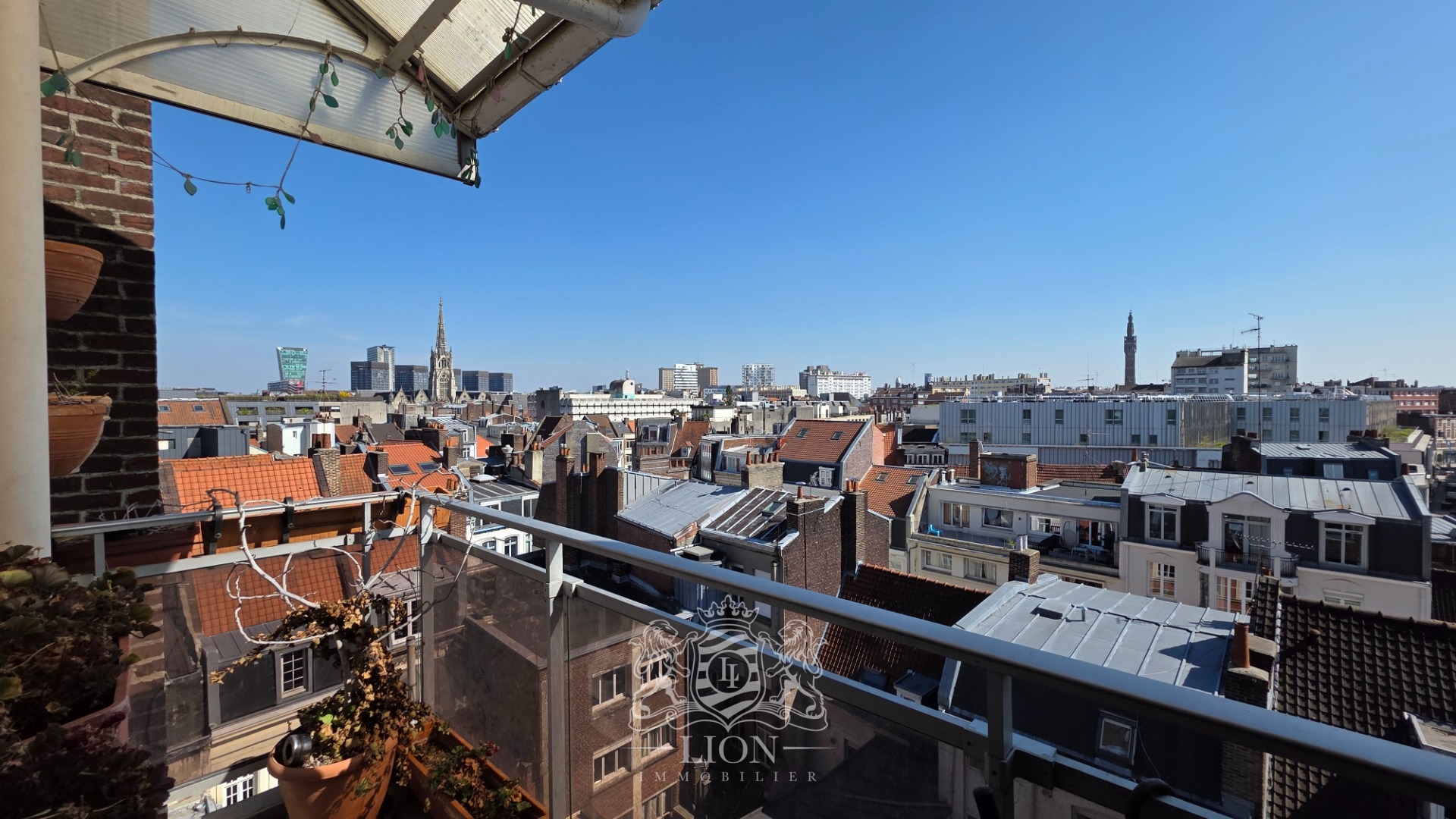 Perle rare  appartement dernier etage avec balcon et vue Photo 1 - Le Lion Immobilier
