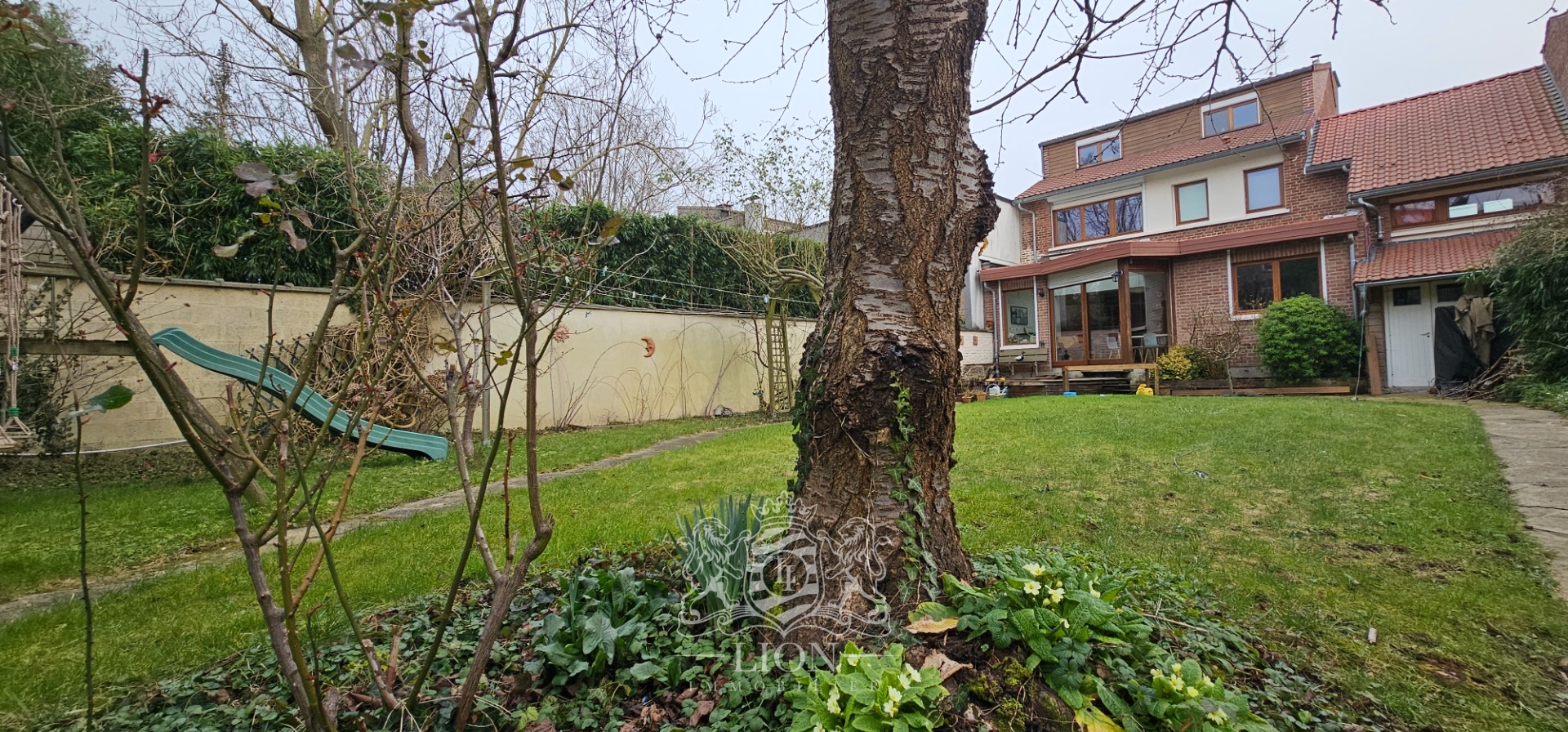 Grande maison familiale beaux volumes et vaste jardin Photo 1 - Le Lion Immobilier