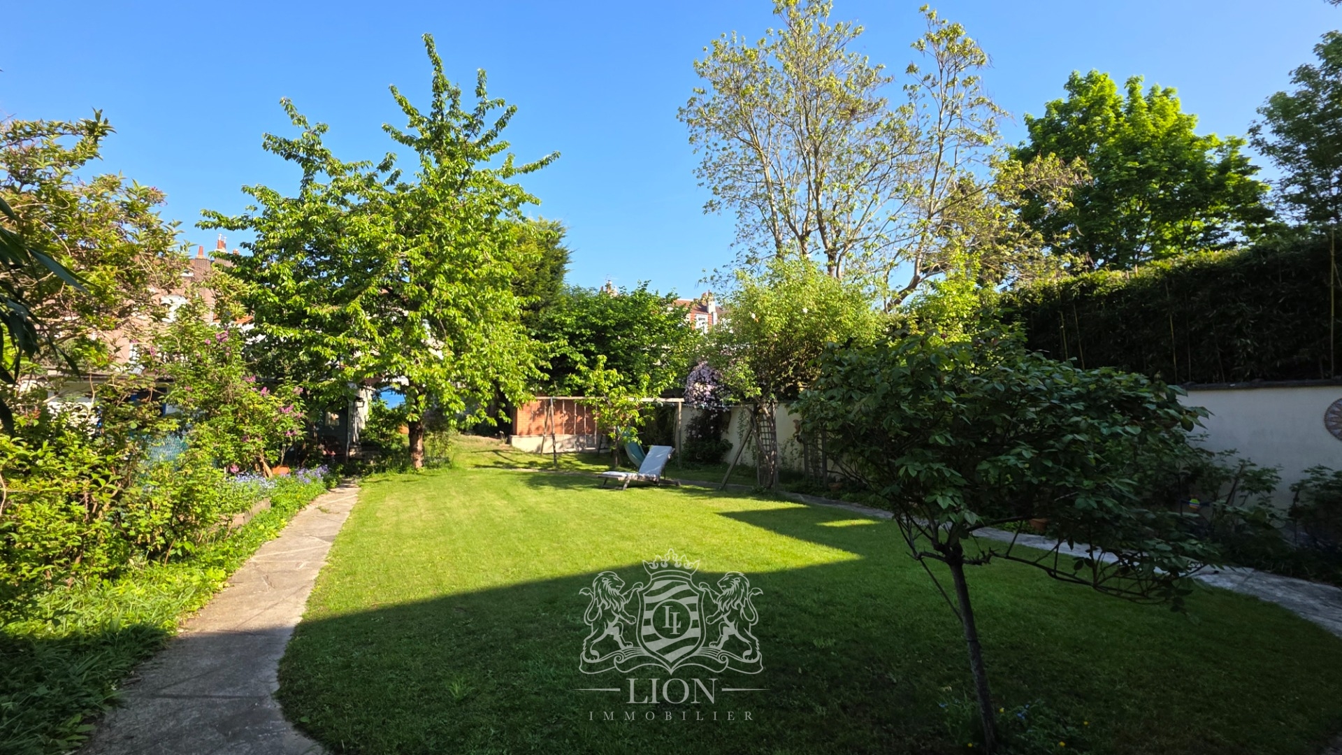 Grande maison familiale beaux volumes et vaste jardin Photo 17 - Le Lion Immobilier