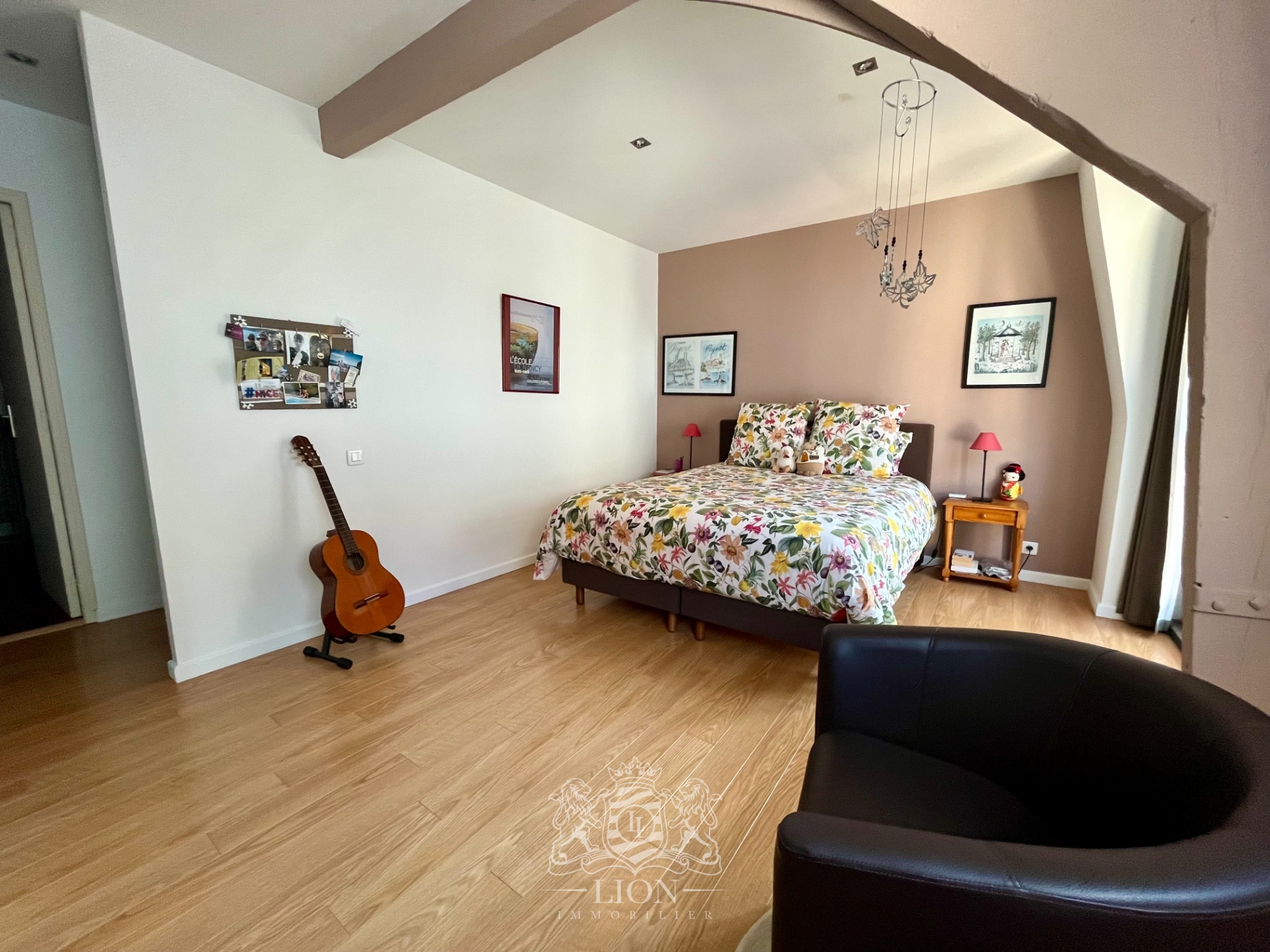Triplex de 146 m en fond de cour Photo 4 - Le Lion Immobilier