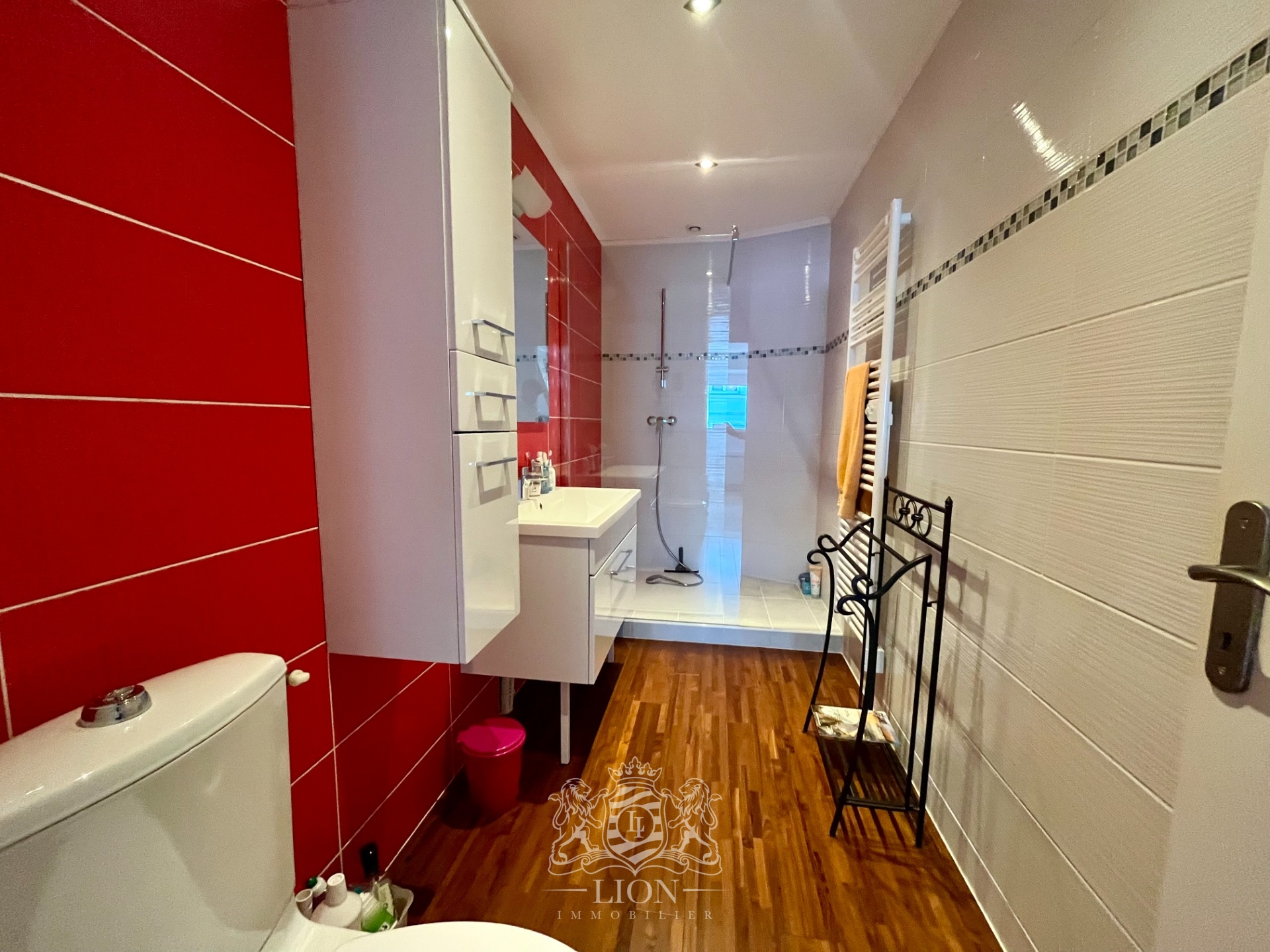 Triplex de 146 m en fond de cour Photo 6 - Le Lion Immobilier