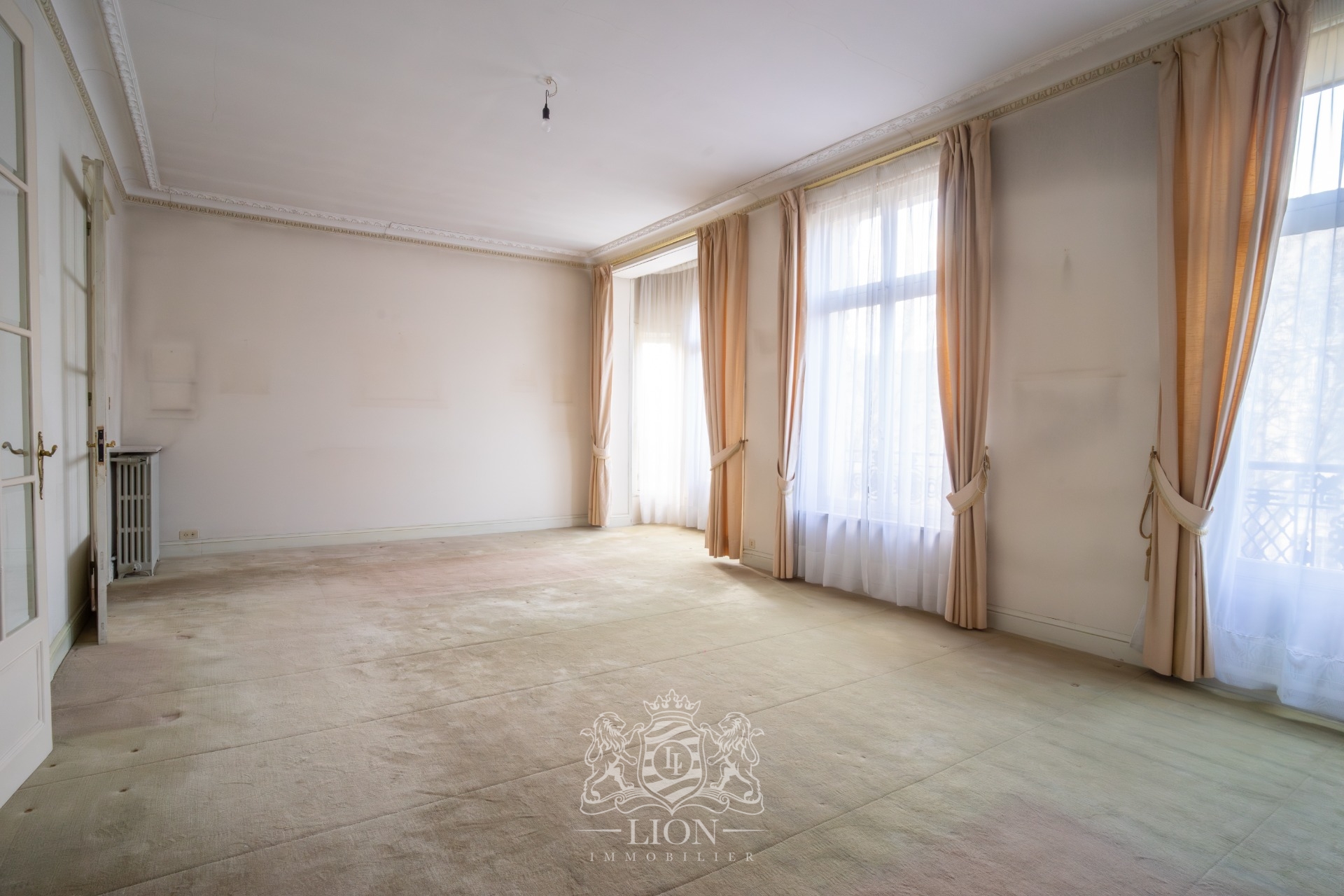 Appartement haussmannien 3 chambres et balcon  renover Photo 4 - Le Lion Immobilier