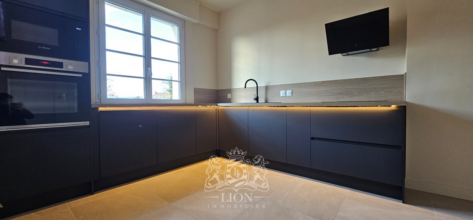 Vieux lille   grand 4 pieces avec garage Photo 2 - Le Lion Immobilier